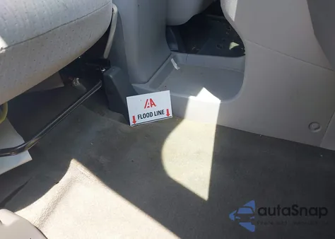 2018 Toyota Sienna Le 8 Passenger из США, поврежденный, VIN 5TDKZ3DC4JS901522